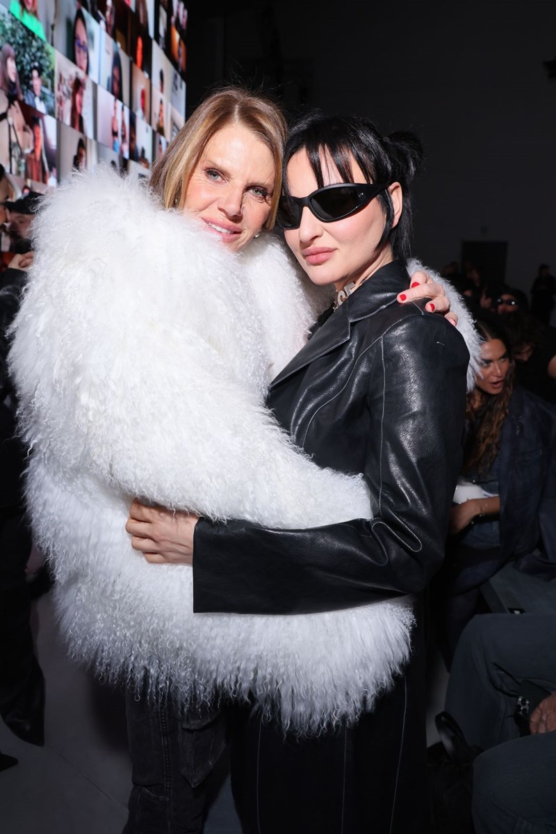 Diesel FW24: Το σόου της Diesel ήταν μία livestream βιντεοκλήση στην ουσία της μόδας - εικόνα 6