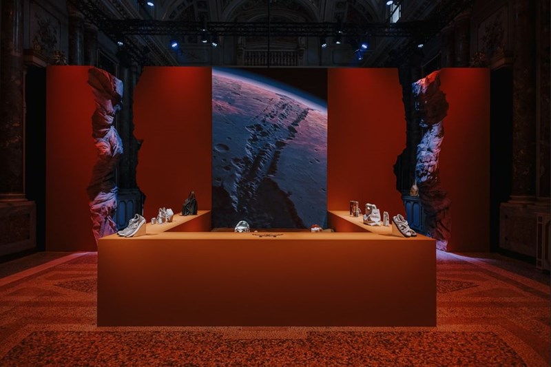 "Από το Μόναχο στον Άρη": H MCM παρουσίασε τη συλλογή για τη σεζόν Φθινόπωρο /Χειμώνας 2024 - εικόνα 1