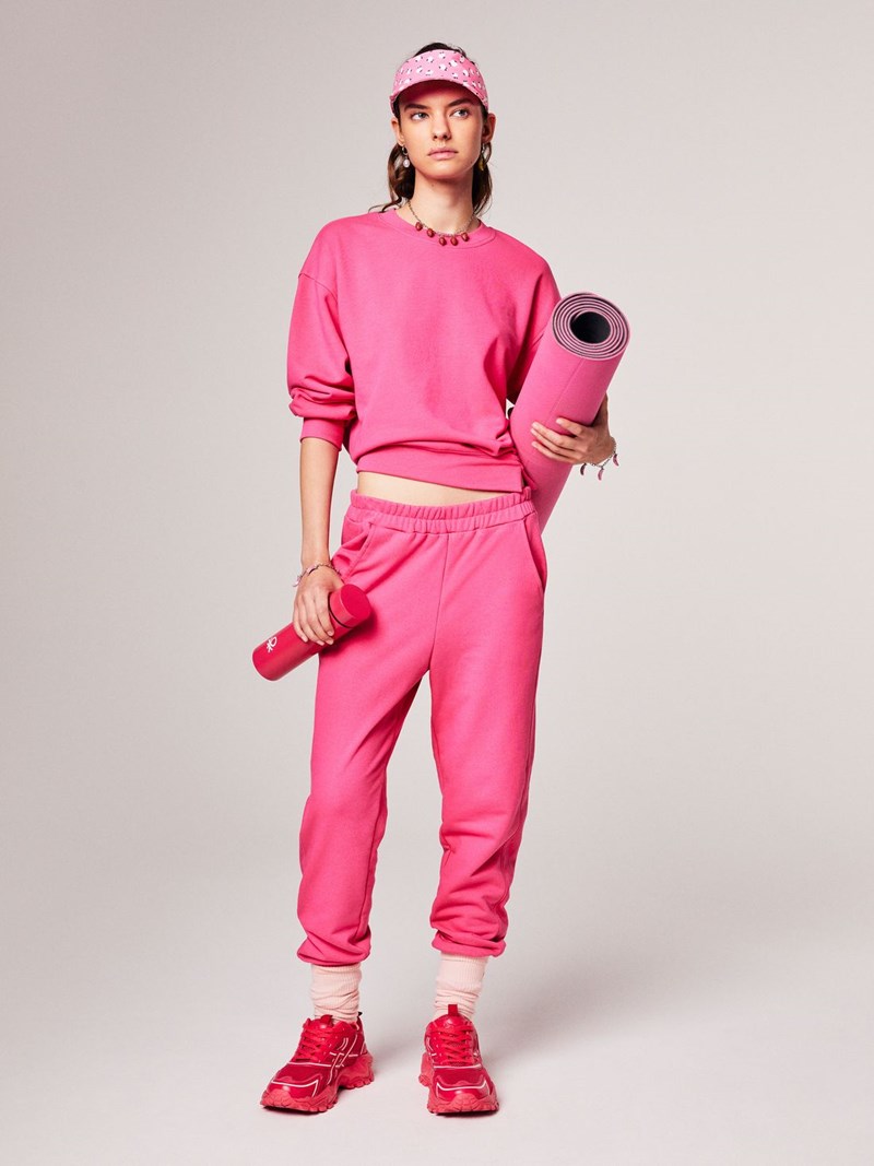 Αν είσαι fitness lover, σε αυτή τη συλλογή θα βρεις τα πιο fun σύνολα για πιλάτες (και όχι μόνο) - εικόνα 2