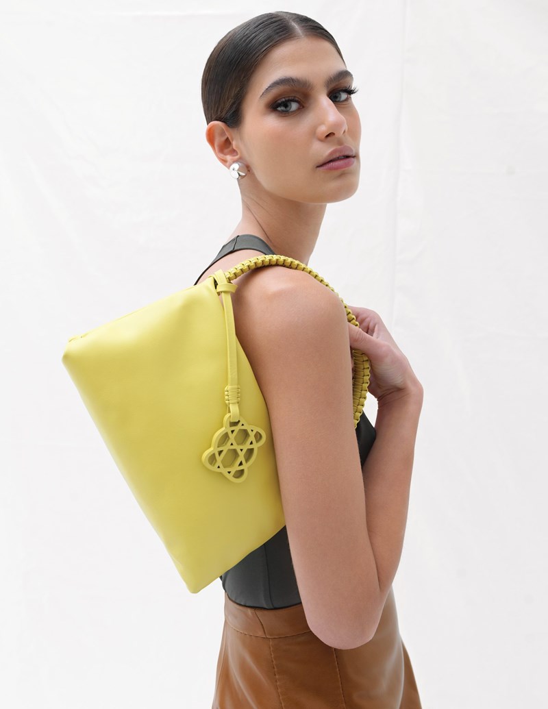 Η νέα ανοιξιάτικη συλλογή της Callista είναι μία ωδή στην ανθισμένη κομψότητα - εικόνα 3