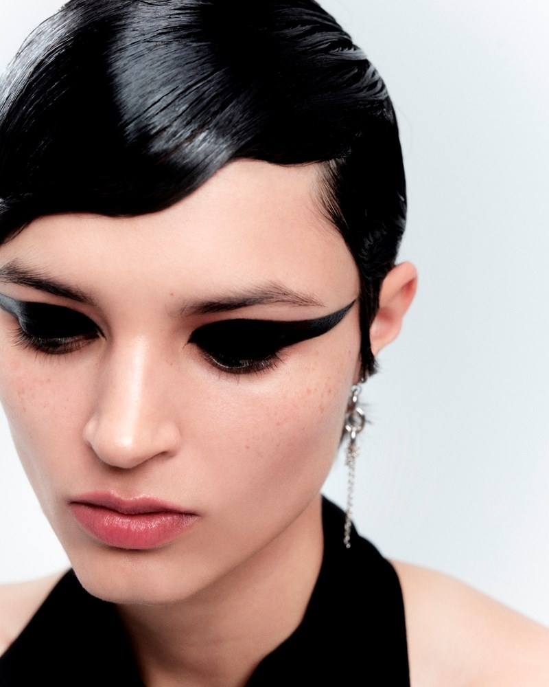 Pretty in pink:  Βάζουμε το μαύρο το ροζ και το φούξια στο μακιγιάζ μας - εικόνα 4
