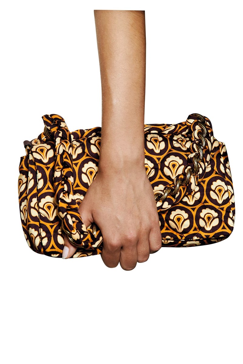 Οι μεγάλοι σχεδιαστές ενέδωσαν ξανά στη διαχρονική τάση που σίγουρα θα δοκιμάσεις την άνοιξη - εικόνα 2