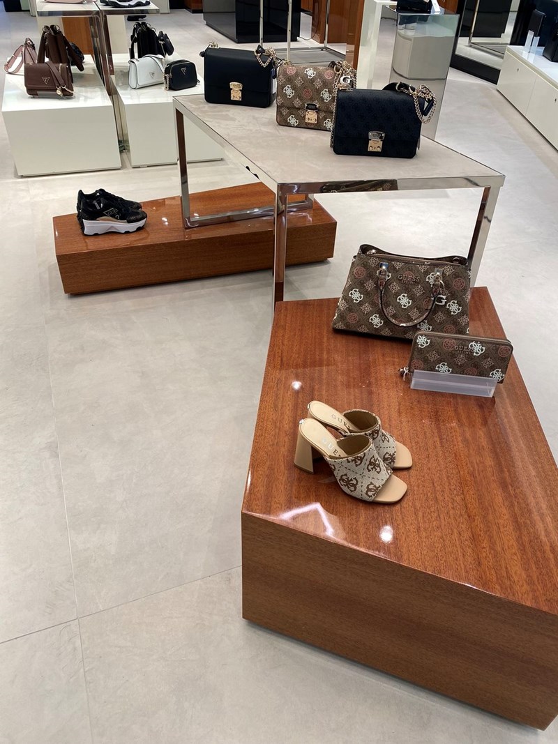 Το νέο κατάστημα Guess άνοιξε τις πόρτες του στο River West - εικόνα 7