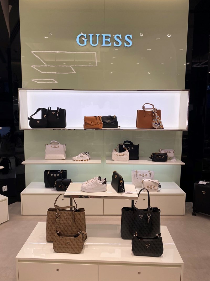 Το νέο κατάστημα Guess άνοιξε τις πόρτες του στο River West - εικόνα 9
