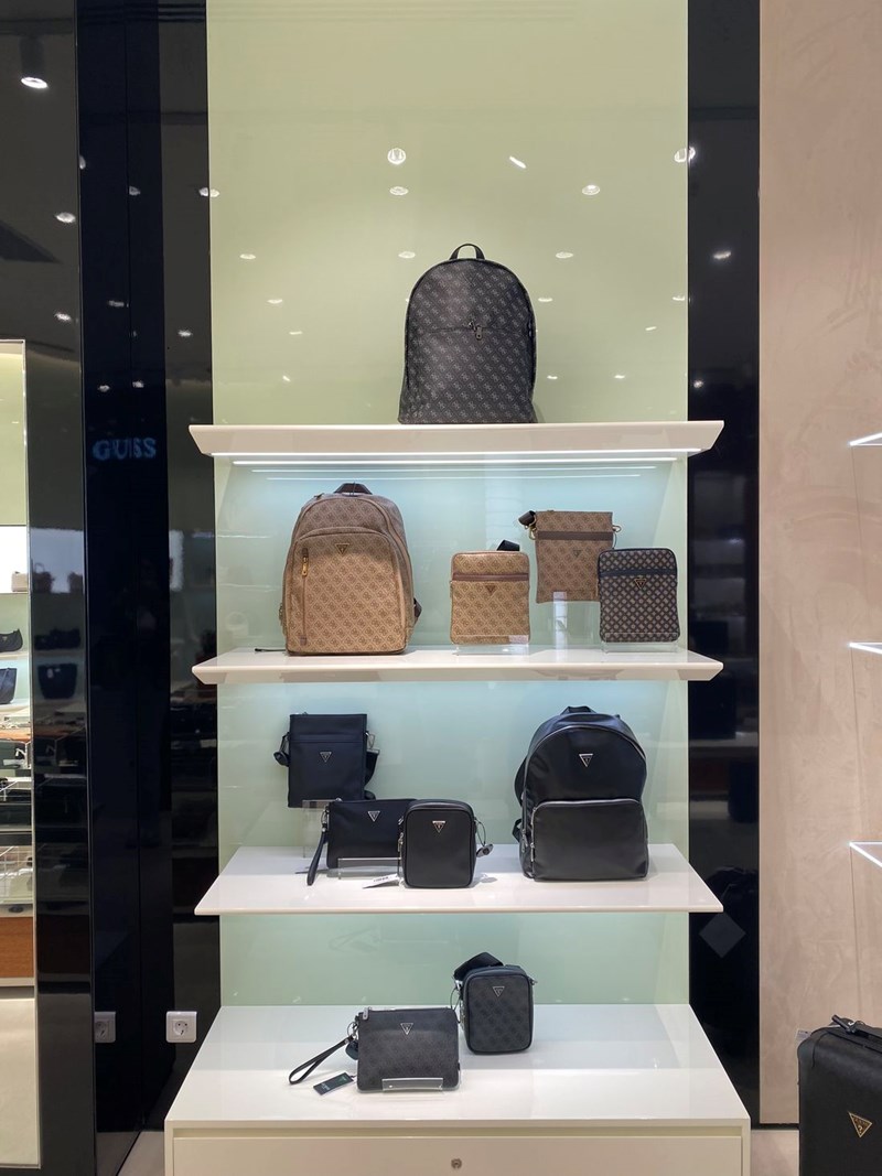 Το νέο κατάστημα Guess άνοιξε τις πόρτες του στο River West - εικόνα 3