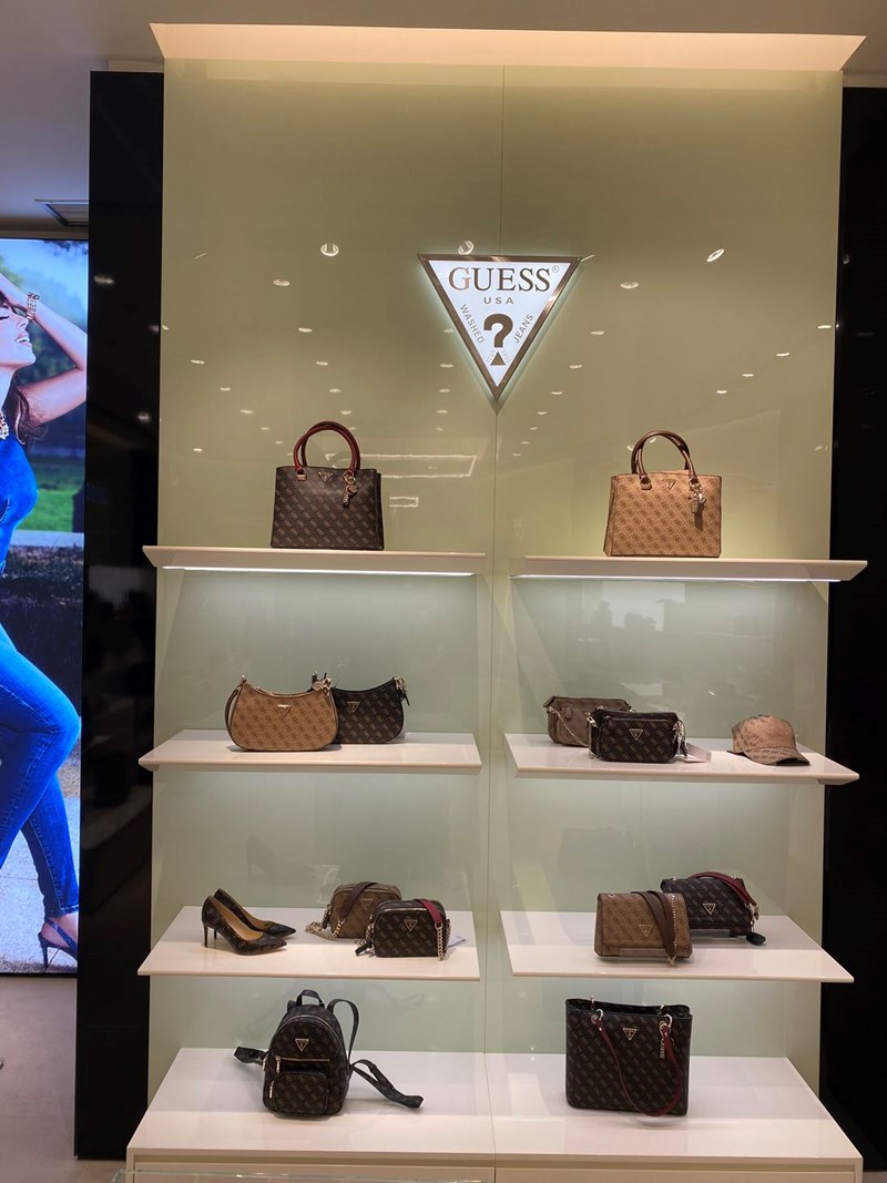 Το νέο κατάστημα Guess άνοιξε τις πόρτες του στο River West - εικόνα 4