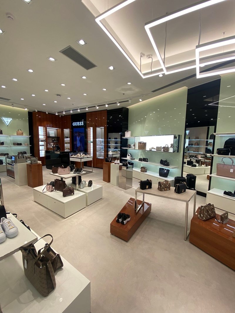 Το νέο κατάστημα Guess άνοιξε τις πόρτες του στο River West - εικόνα 6