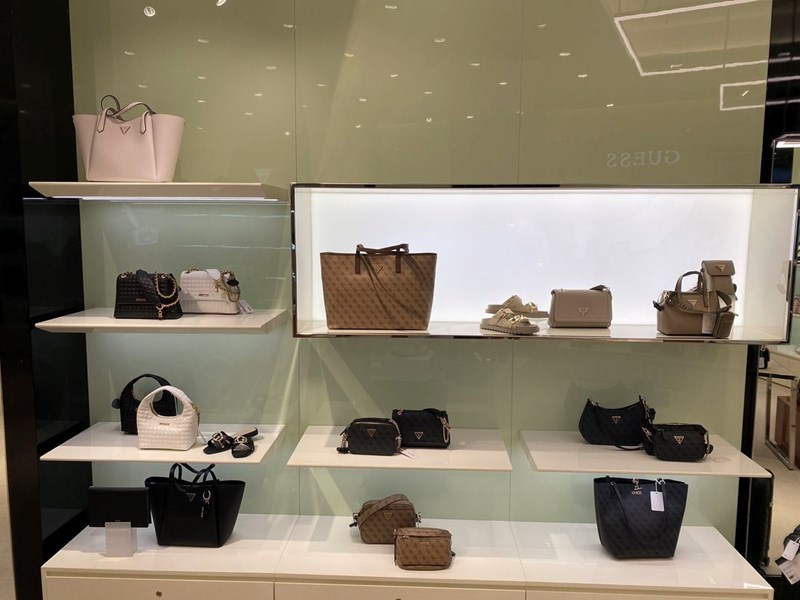 Το νέο κατάστημα Guess άνοιξε τις πόρτες του στο River West - εικόνα 5