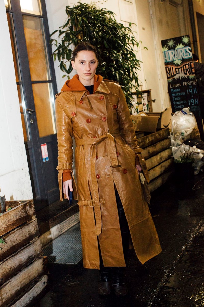 Τι φοράνε αυτή τη στιγμή στο Παρίσι; Πήραμε μία γεύση από το στιλ των fashionistas της Εβδομάδας Μόδας του Παρισιού - εικόνα 3