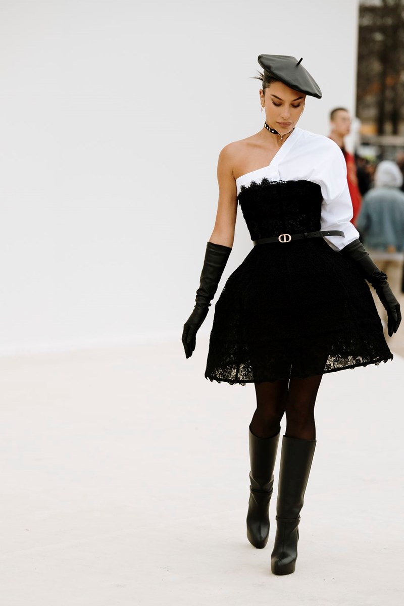 Τι φοράνε αυτή τη στιγμή στο Παρίσι; Πήραμε μία γεύση από το στιλ των fashionistas της Εβδομάδας Μόδας του Παρισιού - εικόνα 5