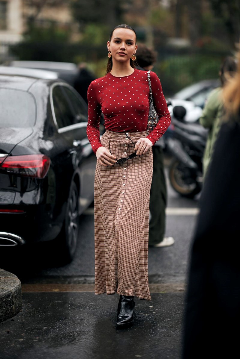 Τι φοράνε αυτή τη στιγμή στο Παρίσι; Πήραμε μία γεύση από το στιλ των fashionistas της Εβδομάδας Μόδας του Παρισιού - εικόνα 19