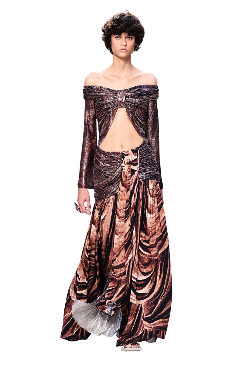 Οι μεγάλοι σχεδιαστές ενέδωσαν ξανά στη διαχρονική τάση που σίγουρα θα δοκιμάσεις την άνοιξη - εικόνα 4