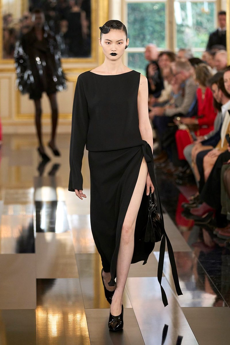 Valentino FW24: In black we trust! - εικόνα 14