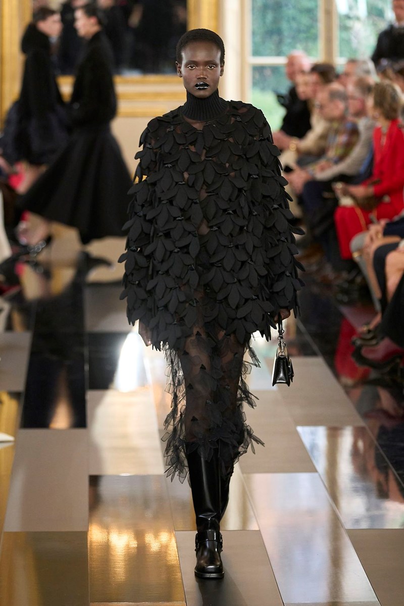 Valentino FW24: In black we trust! - εικόνα 16
