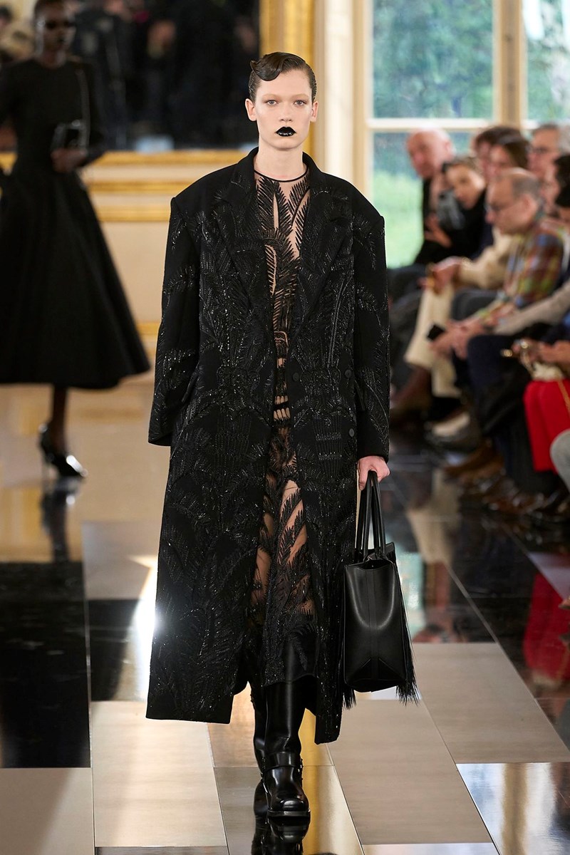 Valentino FW24: In black we trust! - εικόνα 21