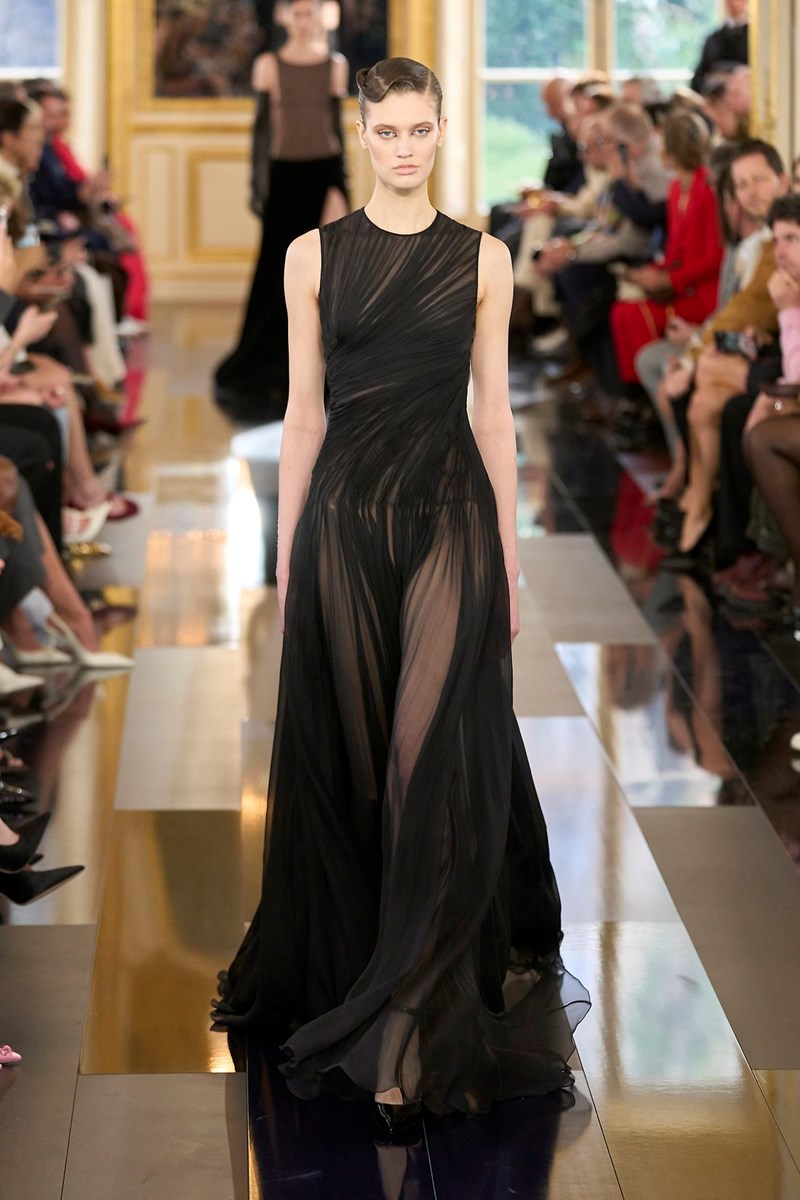 Valentino FW24: In black we trust! - εικόνα 24