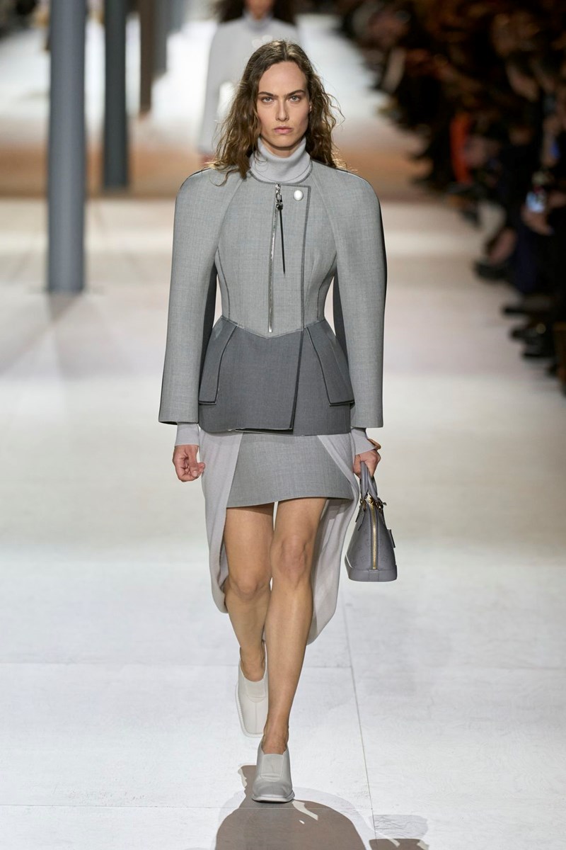 Louis Vuitton FW24: Ώρα μηδέν για τον Nicolas Ghesquière - εικόνα 30