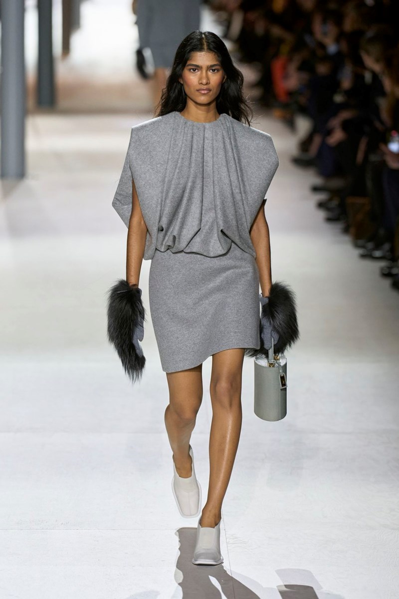 Louis Vuitton FW24: Ώρα μηδέν για τον Nicolas Ghesquière - εικόνα 31