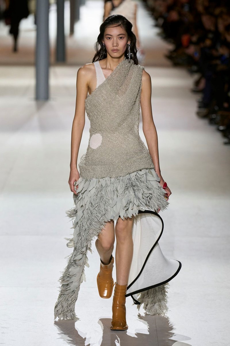 Louis Vuitton FW24: Ώρα μηδέν για τον Nicolas Ghesquière - εικόνα 41