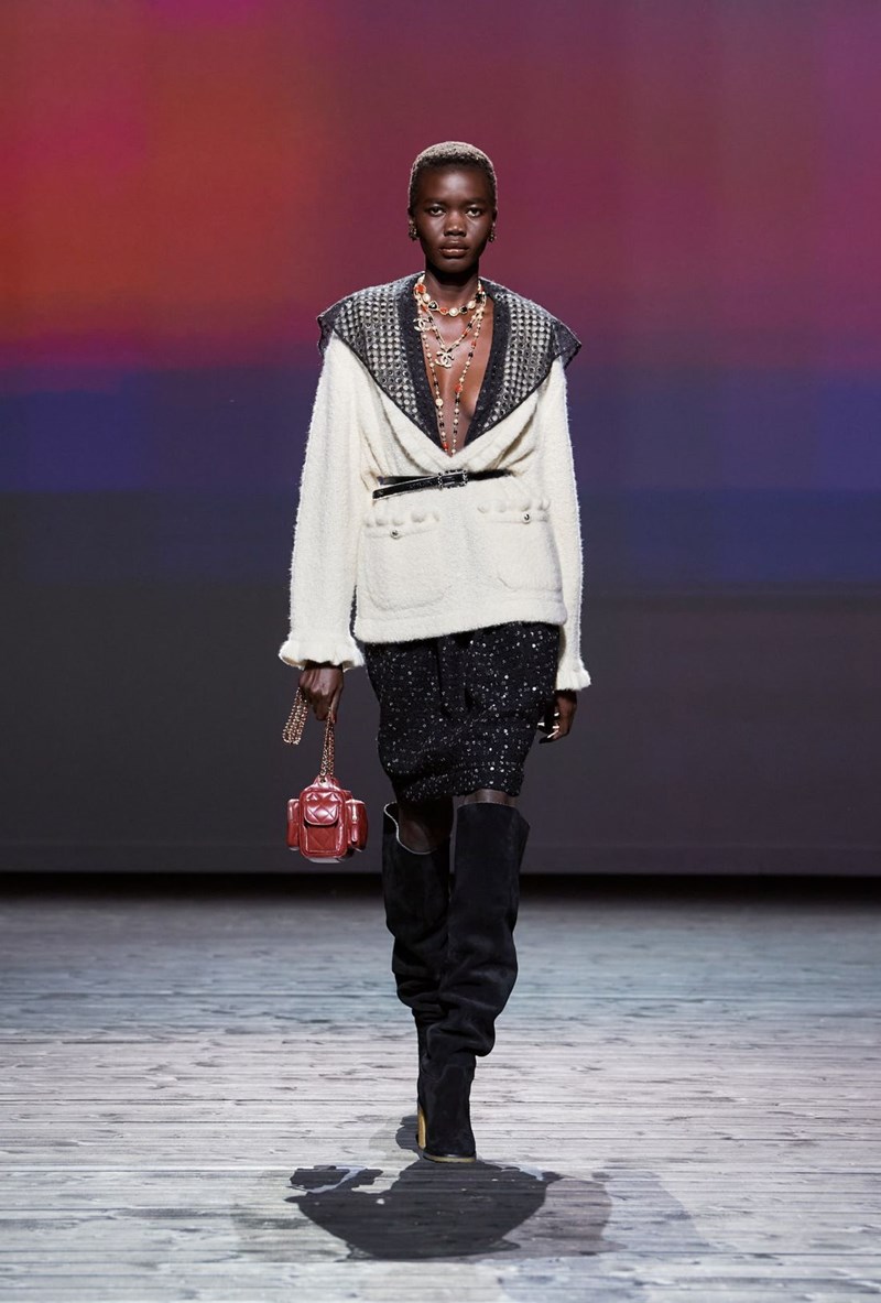 Chanel FW24: Η νέα συλλογή του ιστορικού οίκου ήταν ένα συναισθηματικό ταξίδι στη Deauville - εικόνα 4