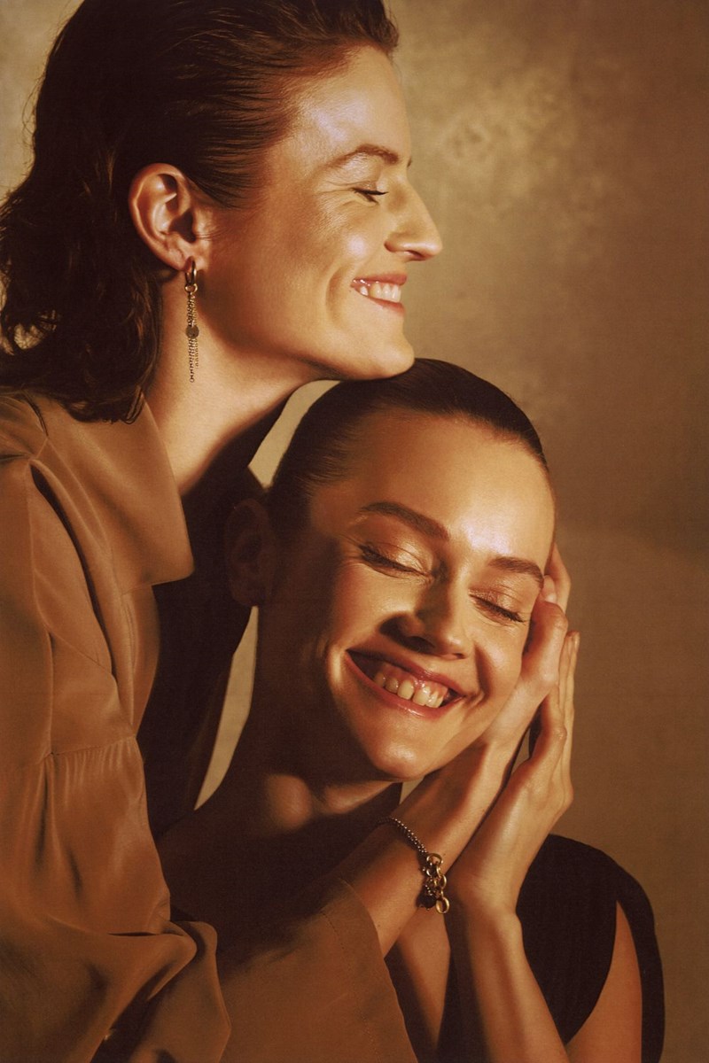 Sisterhood Treasure: Η νέα συλλογή της Answear.LAB υμνεί την ομορφιά της γυναικείας συνύπαρξης και αλληλεγγύης - εικόνα 2