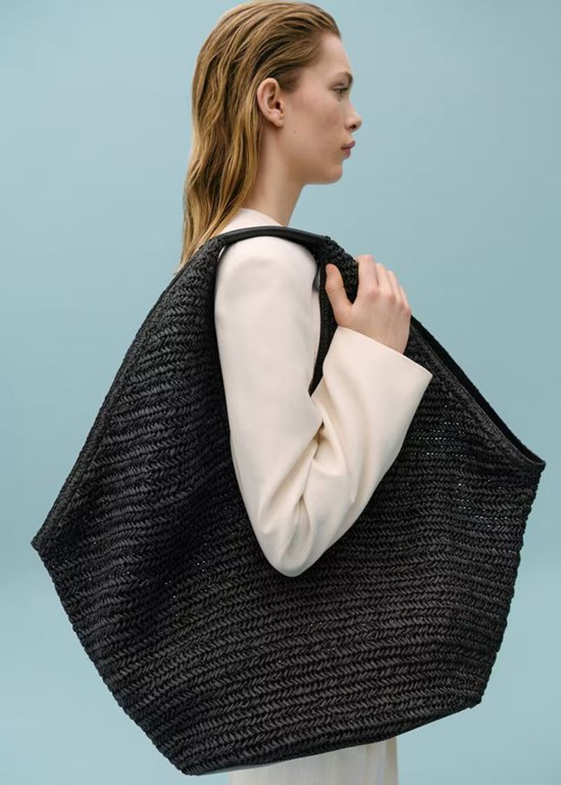 Victoria Beckham x Mango: 7 κομμάτια που λατρέψαμε στην πιο ενδιαφέρουσα συνεργασία της σεζόν - εικόνα 7