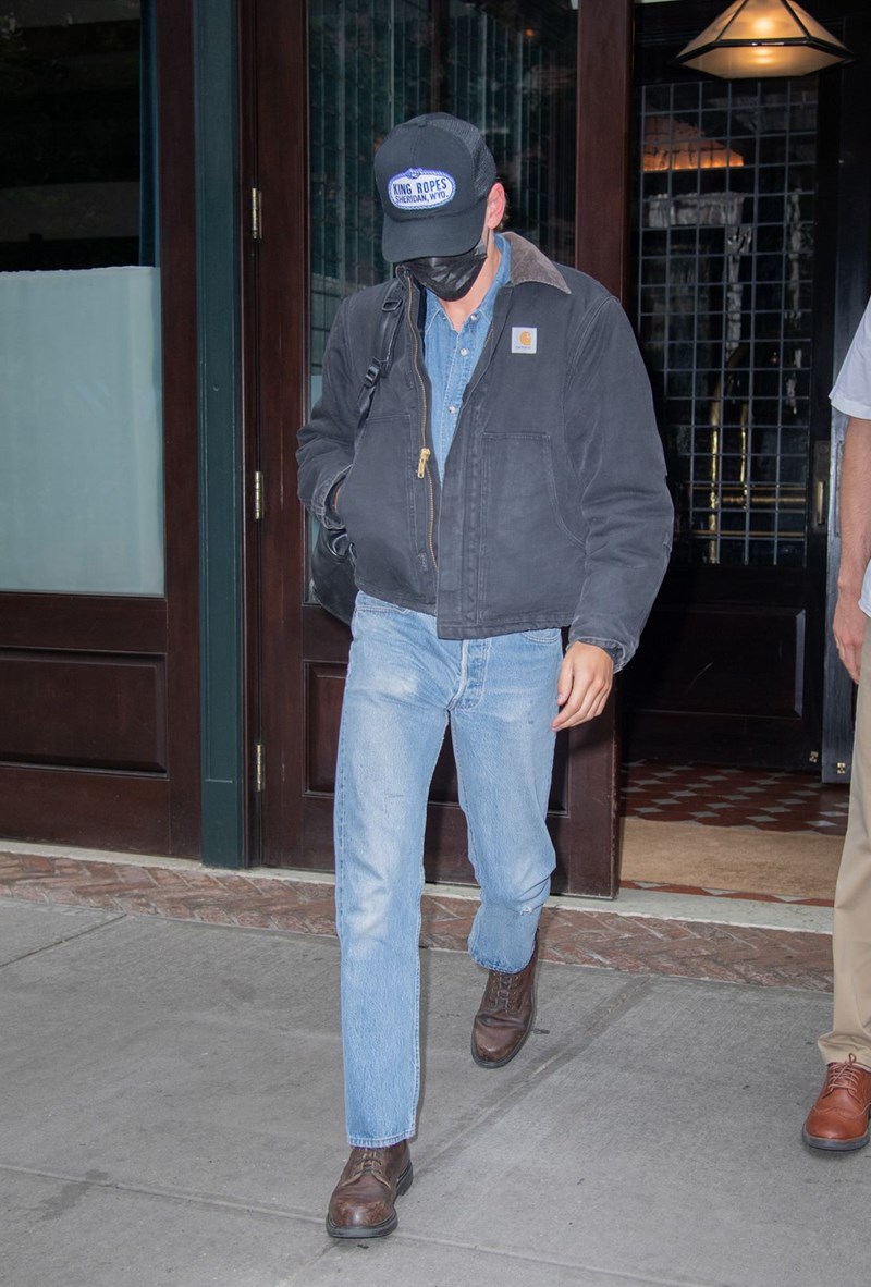 Αυτό είναι το ιδανικό jacket για την εποχή με το οποίο έχει πάθει εμμονή η fashion κοινότητα - εικόνα 3