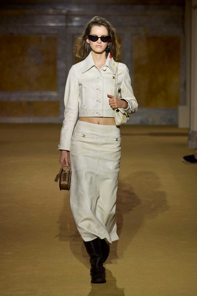 Total white: Οι fashion insiders σού δείχνουν πώς να φορέσεις το λευκό την άνοιξη - εικόνα 4