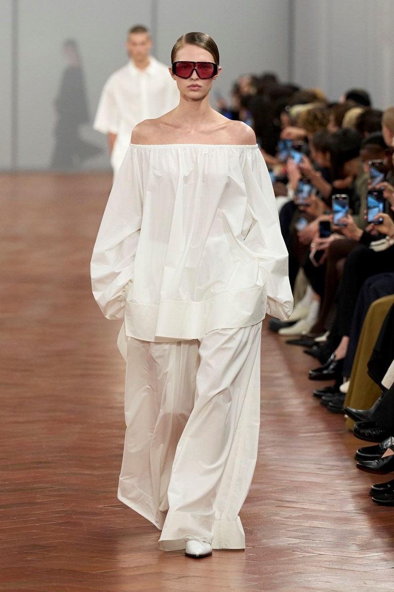 Αυτό είναι το μοναδικό παντελόνι που θα χρειαστείς την άνοιξη (και όλο το καλοκαίρι) - εικόνα 1