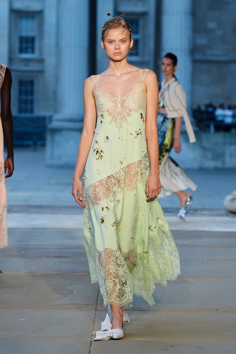 Pistachio era: Αυτή την άνοιξη παραδινόμαστε στη γοητεία του φιστικί - εικόνα 1