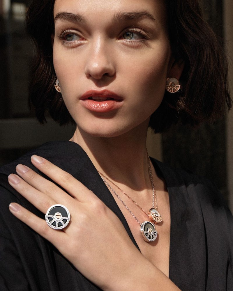 H ολοκαίνουρια, πρωτότυπη συλλογή “E MOTION” του οίκου Υψηλής Κοσμηματοποιίας Kassis αναδεικνύει την πολύπλευρη θηλυκότητα της πολυάσχολης γυναίκας - εικόνα 1