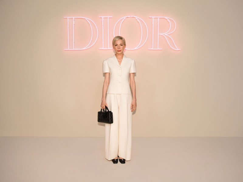 Dior Pre Fall 2024: Οι εντυπωσιακές εμφανίσεις των celebrities στο σόου που έλαβε χώρα στη Νέα Υόρκη - εικόνα 4