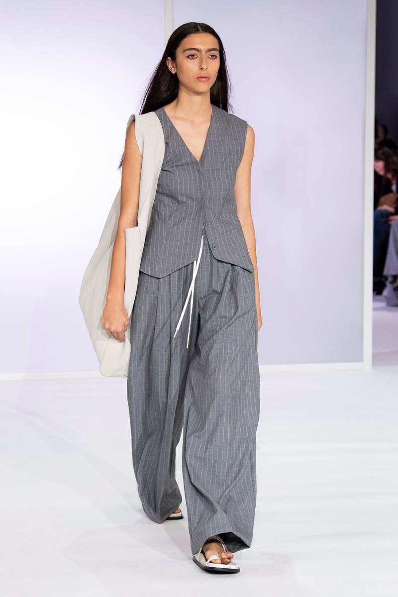 Αυτό είναι το μοναδικό παντελόνι που θα χρειαστείς την άνοιξη (και όλο το καλοκαίρι) - εικόνα 3