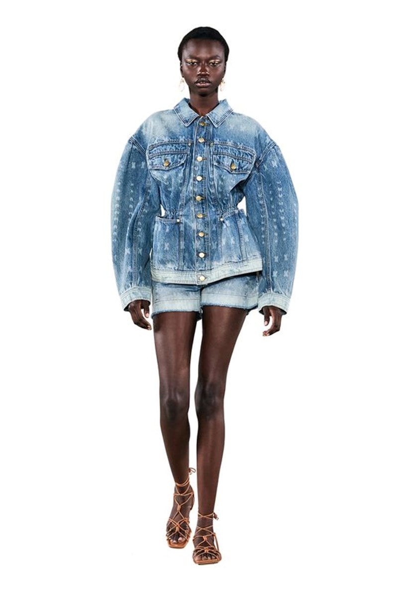 Top 5: Αυτά είναι τα επικρατέστερα trends στα τζιν για την άνοιξη - εικόνα 4