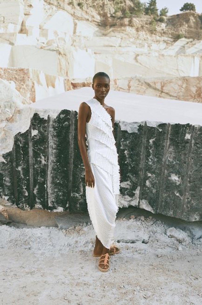 Ancient Greek Sandals x Castañer: Τα σανδάλια που συνδυάζουν την ελληνική και ισπανική χειροτεχνία - εικόνα 1