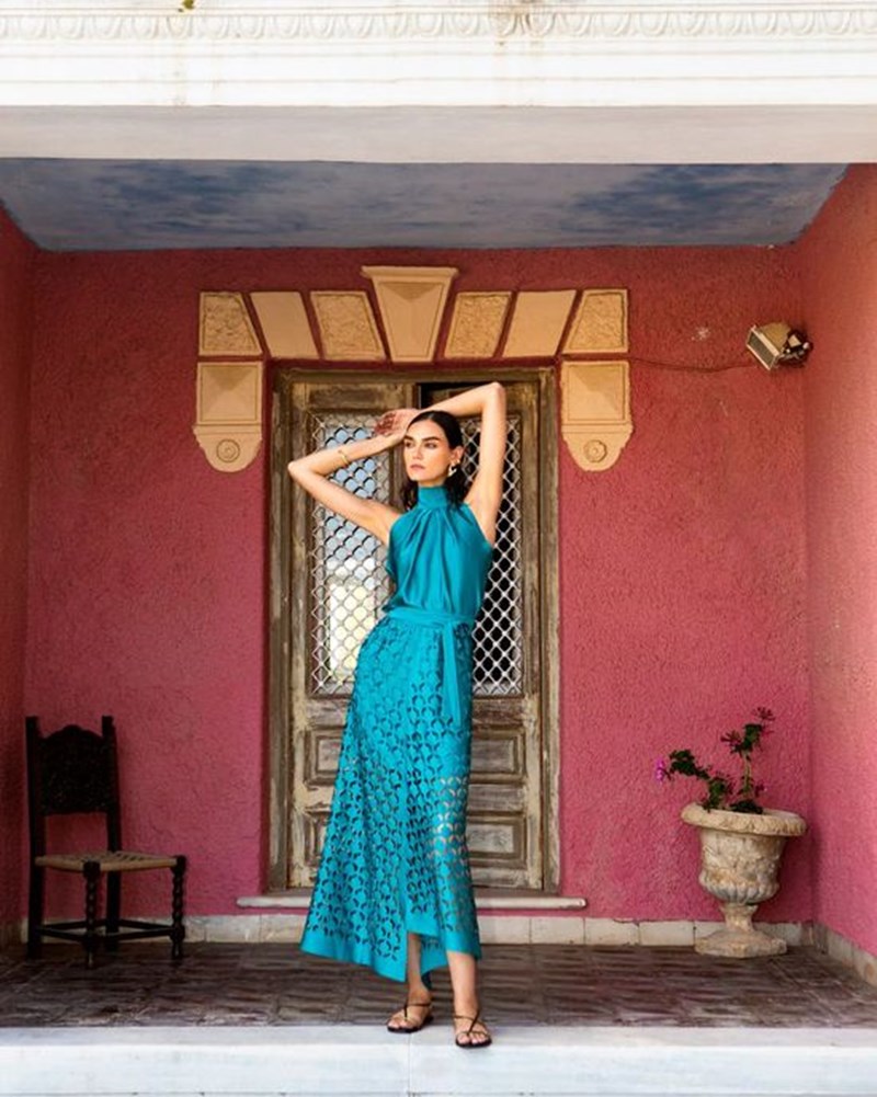 Καλεσμένη σε ανοιξιάτικο γάμο: 9 φορέματα από ελληνικά brands που θα κλέψουν την παράσταση - εικόνα 1