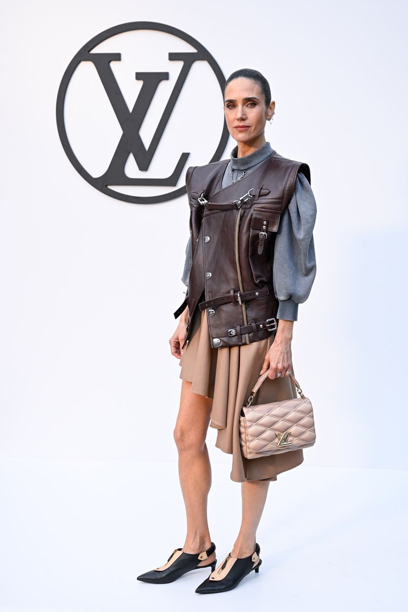 Louis Vuitton Cruise 2025: Η νέα συλλογή ήταν ένας φόρος τιμής στην κουλτούρα της Ισπανίας - εικόνα 2