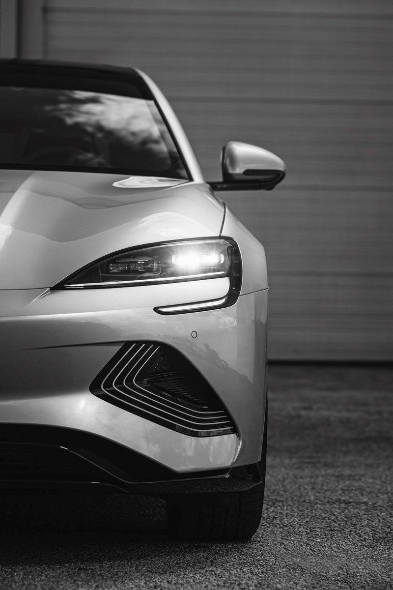 Ο Οίκος Minas παρουσιάζει το Limited Edition Pendant εμπνευσμένο από το BYD SEAL - εικόνα 1