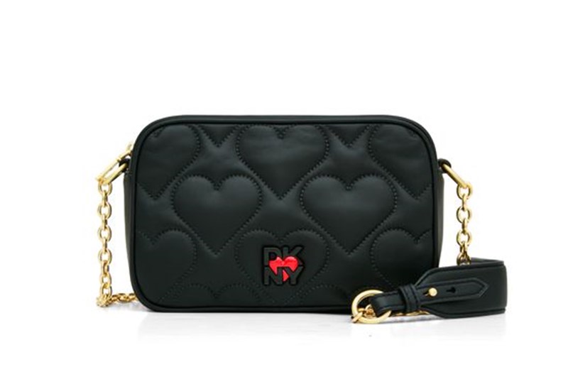 "Heart of NY Capsule": Η νέα συλλογή της DKNY είναι μία ωδή στη φρέσκια ενέργεια της πόλης που δεν κοιμάται ποτέ - εικόνα 8