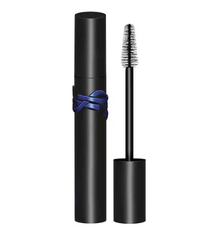 Προσθέτουμε στα beauty looks μας τις πιο σαγηνευτικές αποχρώσεις του μπλε - εικόνα 4