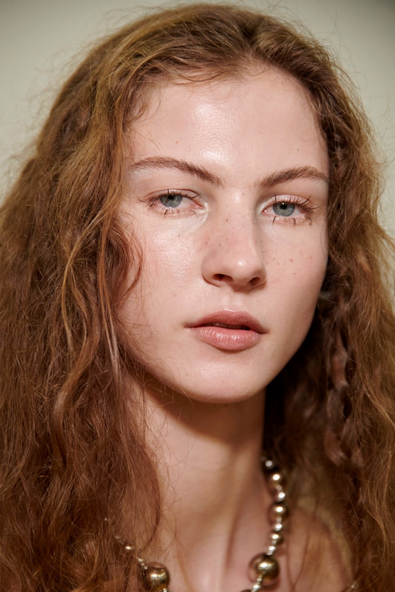 Έχεις λεπτά χείλη; Αυτά είναι τα κραγιόν που πρέπει να επιλέξεις - εικόνα 1