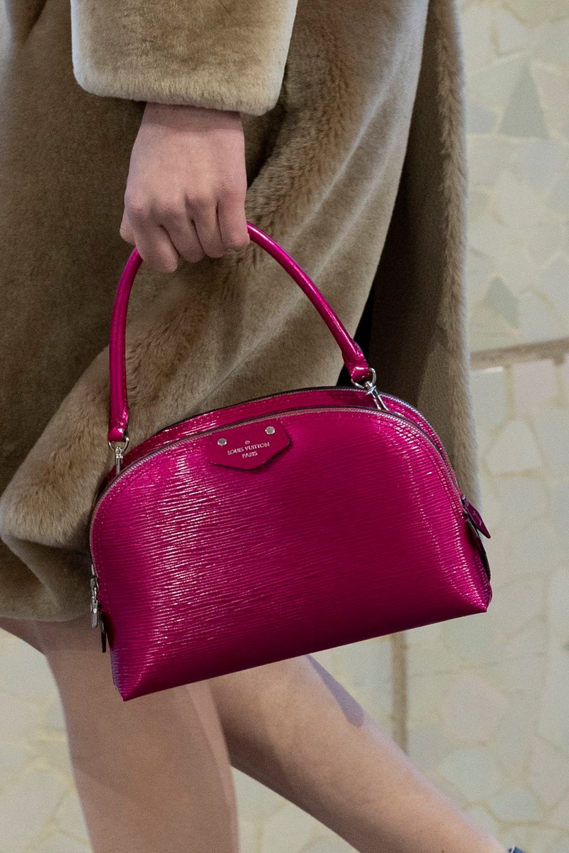 Louis Vuitton Cruise 2025: Η νέα συλλογή ήταν ένας φόρος τιμής στην κουλτούρα της Ισπανίας - εικόνα 30