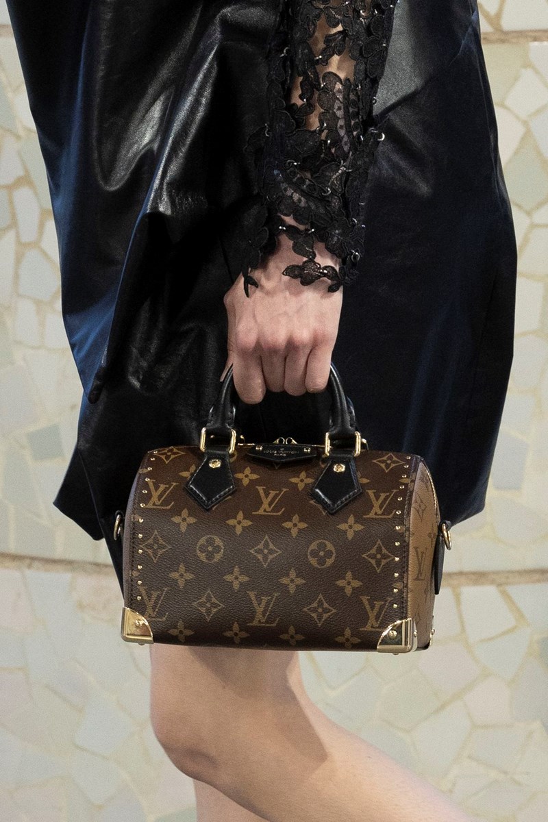 Louis Vuitton Cruise 2025: Η νέα συλλογή ήταν ένας φόρος τιμής στην κουλτούρα της Ισπανίας - εικόνα 28