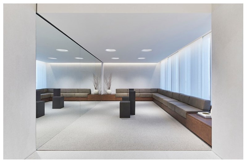 Zara: Το νέο flagship store στον Πύργο του Πειραιά προσφέρει μία ολοκληρωμένη εμπειρία shopping - εικόνα 5