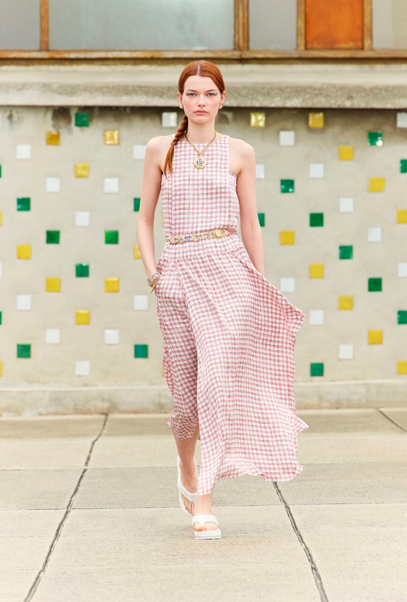 Chanel: 14 looks από την Cruise συλλογή που κλείνουν μέσα τους τη σαγήνη της θερινής περιόδου - εικόνα 9