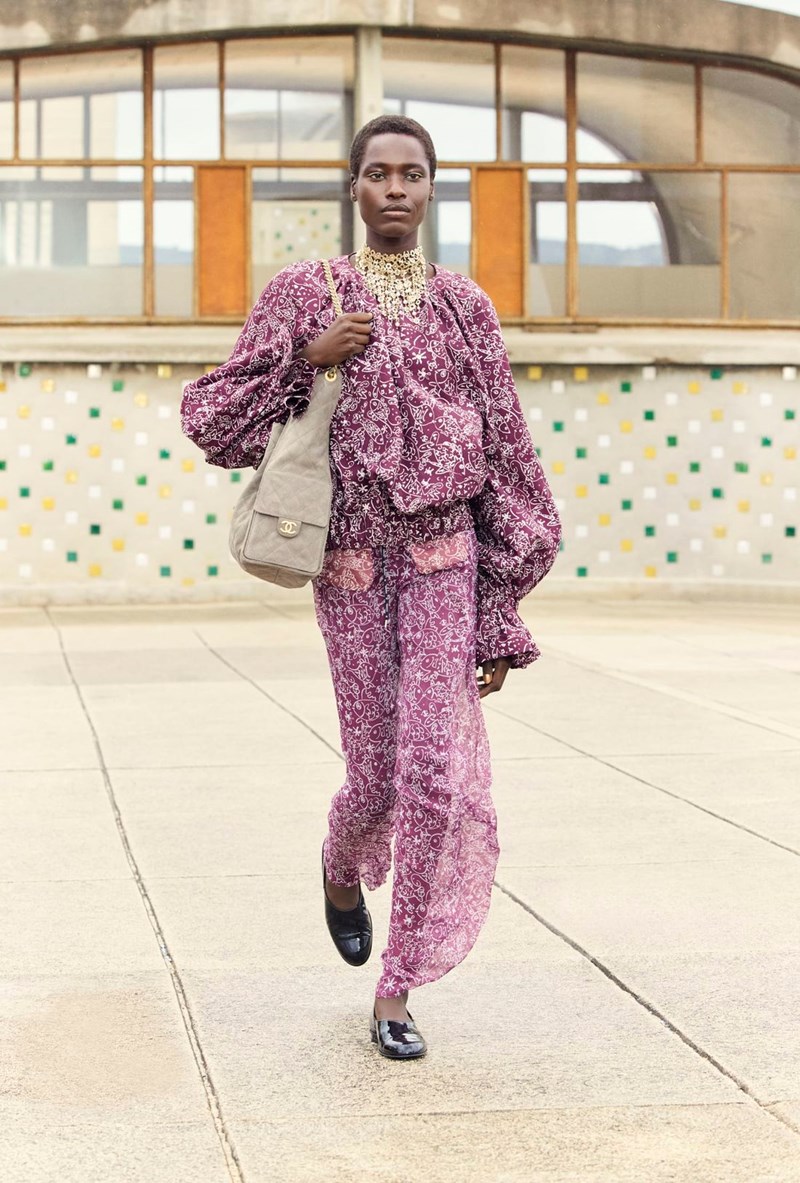 Chanel: 14 looks από την Cruise συλλογή που κλείνουν μέσα τους τη σαγήνη της θερινής περιόδου - εικόνα 13