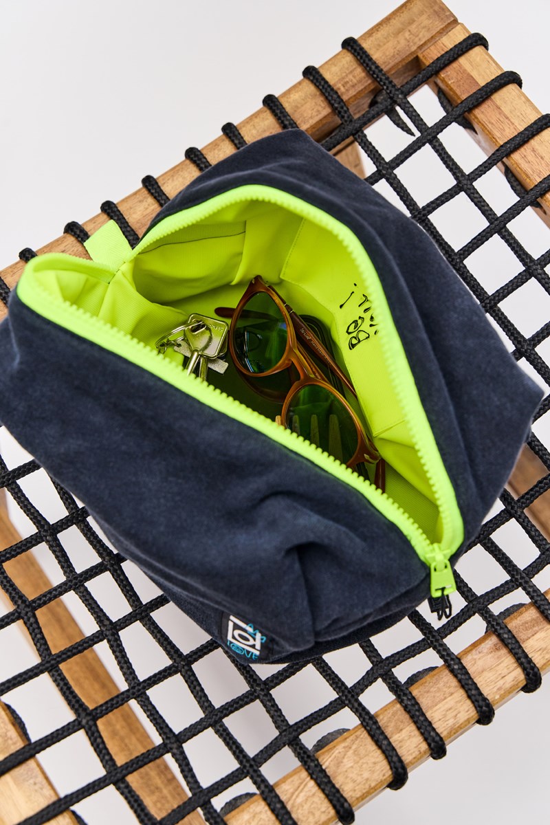 DIRTY LAUNDRY X BLEECKER & LOVE: Τα αξεσουάρ που αυτό το καλοκαίρι θα σε συντροφεύουν παντού - εικόνα 1