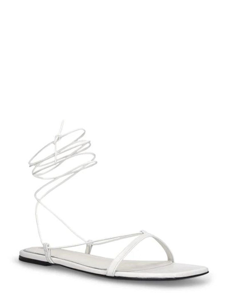 Βρήκαμε τα άνετα φλατ πέδιλα που θα φορέσεις (και θα χορέψεις) σε όλους τους γάμους του καλοκαιριού - εικόνα 9