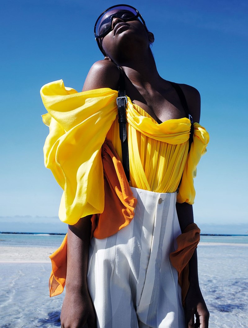 Under the sun: Τα outfits που θέλουμε να αντιγράψουμε στις καλοκαιρινές μας διακοπές - εικόνα 3