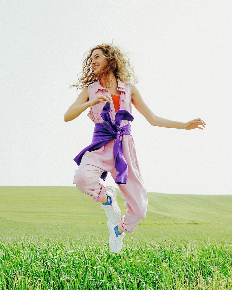 Πώς θα ενσωματώσεις τα έντονα χρώματα στα outfits της σεζόν - εικόνα 8